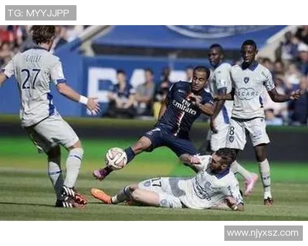 拉瓦勒与第戒的激烈对决揭示足球战术与团队合作的重要性